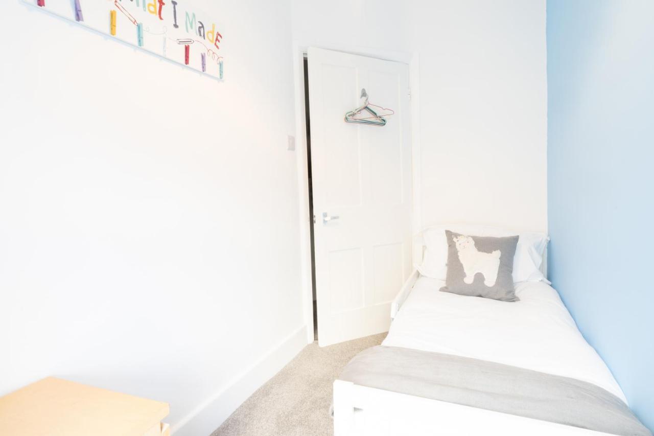 Newly-Renovated, Mid-Terrace Cottage In Porthmadog Exterior photo