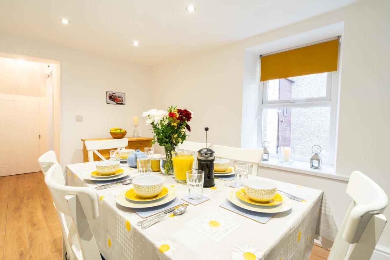 Newly-Renovated, Mid-Terrace Cottage In Porthmadog Exterior photo
