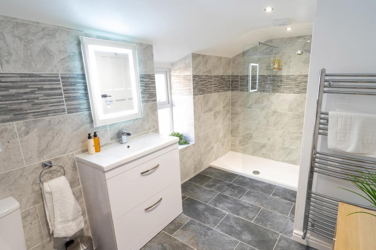 Newly-Renovated, Mid-Terrace Cottage In Porthmadog Exterior photo