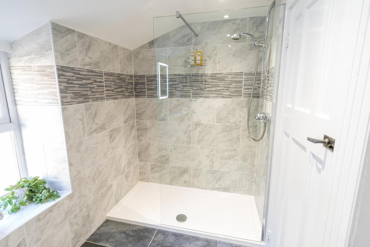 Newly-Renovated, Mid-Terrace Cottage In Porthmadog Exterior photo